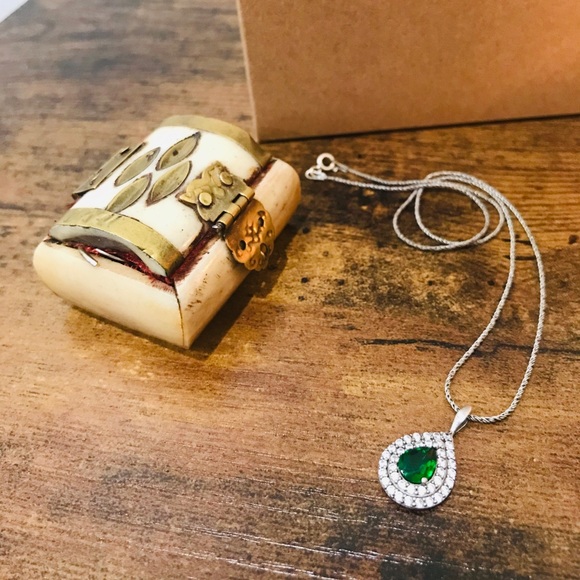 Jewelry - Picture 3 of 3